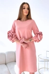 Elegancka sukienka trapezowa z kwiatami 3D puder.webp