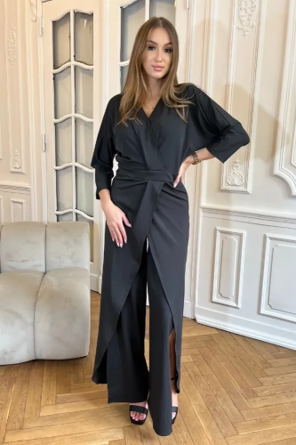 Elegancki kombinezon damski z szerokimi nogawkami roz.webp