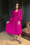 Elegancka sukienka midi z kopertowym dekoltem. fuksja.webp