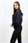 Elegancka bluzka cekinowa z dekoltem V. granat.webp