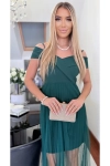 Długa sukienka z odkrytymi ramionami..webp