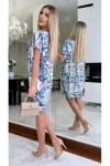 Sukienka przed kolano z orientalnym wzorem.webp