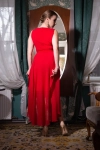 Elegancka sukienka asymetryczna z szyfonowym dołem czerwona.webp