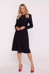 Czarna elegancka sukienka w fasonie litery A.webp