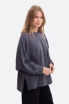 Bluza damska z okrągłym dekoltem i obniżoną linią ramion.webp