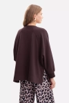Luźna bluza casual z obniżoną linią ramion.webp