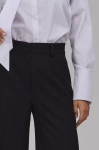 Eleganckie spodnie damskie z szerokimi nogawkami.webp