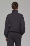 Bluza damska z podwyższonym kołnierzem.webp
